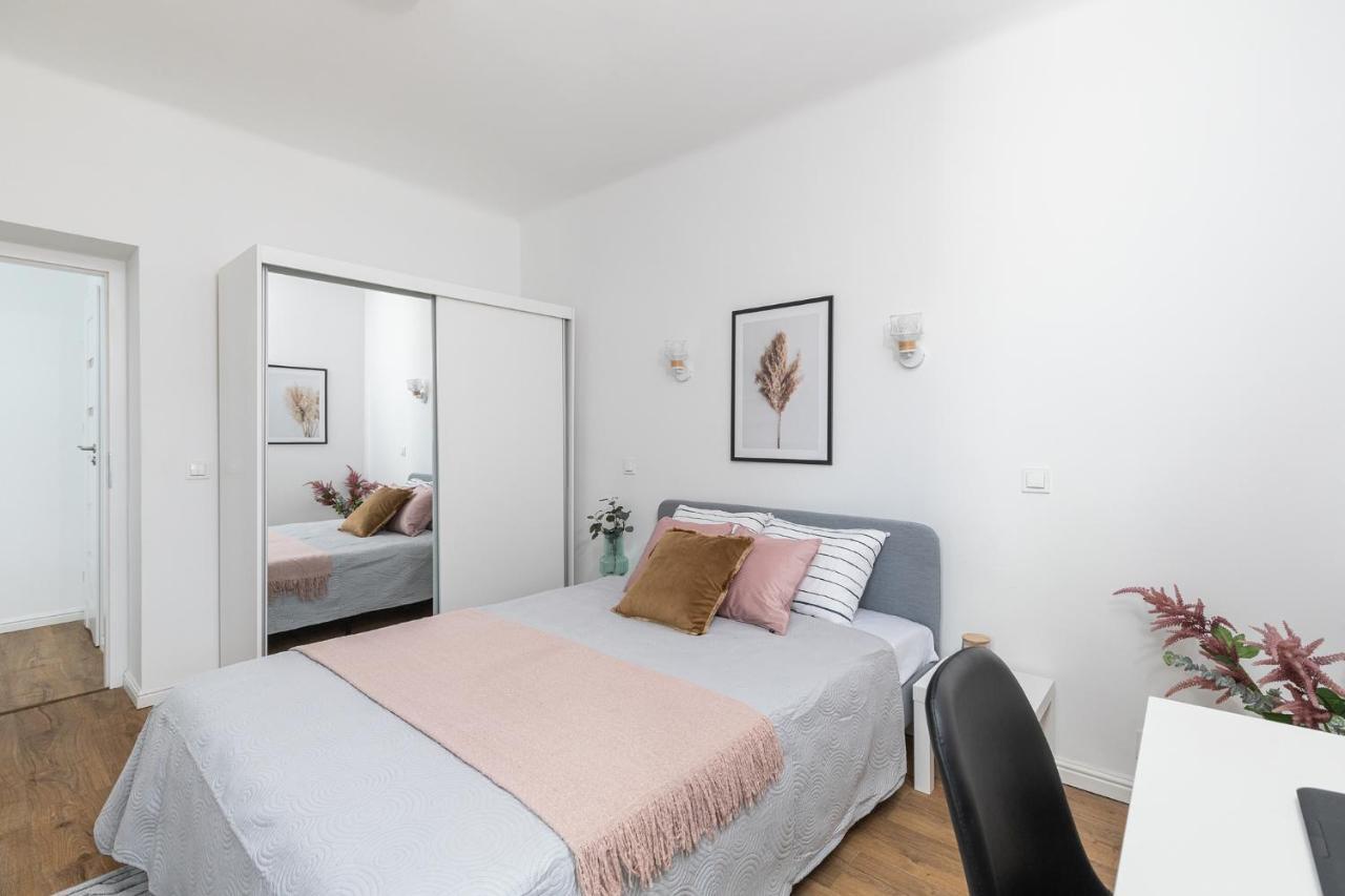 Superapart Nowolipki 23, Unwind In Urban Chic Apartament Варшава Экстерьер фото